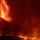 Islas Canarias: La lava del volcán Cumbre Vieja llegó al mar.