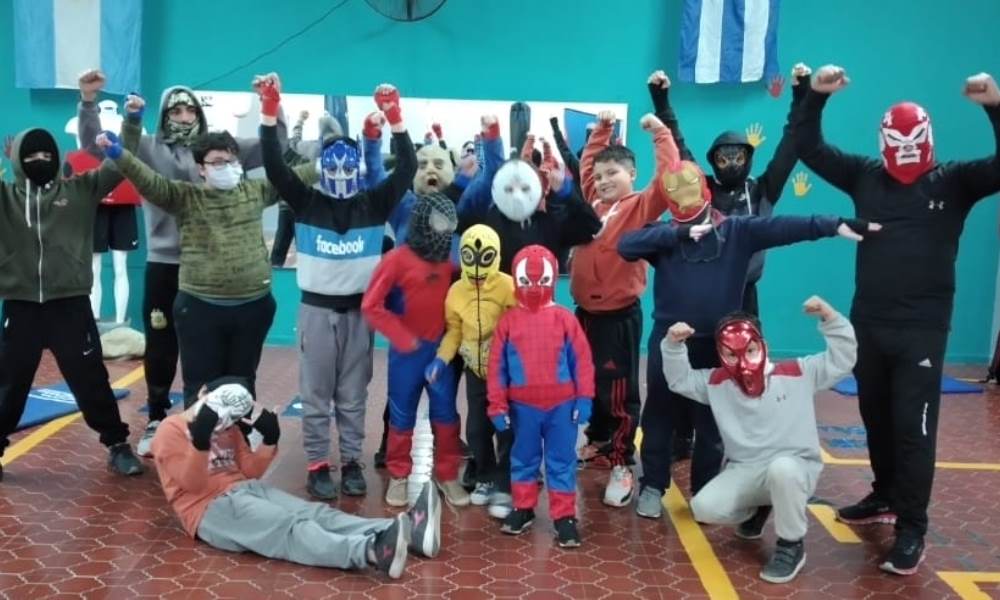 Boxeo Infantil: una práctica que reivindica los valores, perseverancia y enfoque en objetivos a niños/as. Boxeo Infantil: una práctica que reivindica los valores, perseverancia y enfoque en objetivos a niños/as.