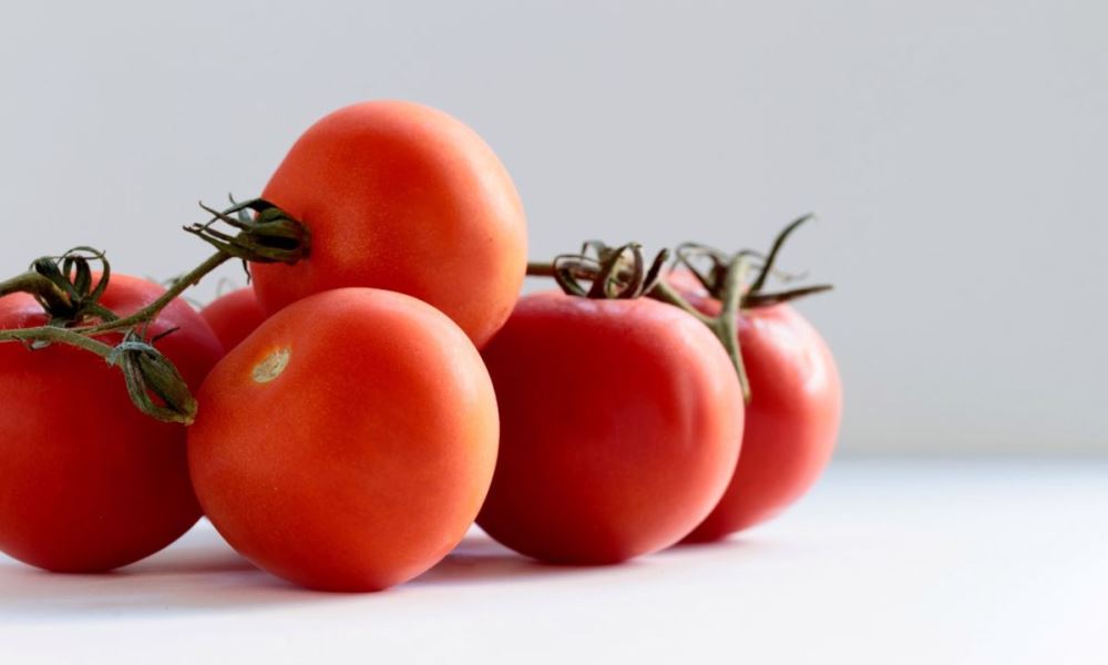 Ponen en venta tomates con un genoma modificado para tratar la hipertensión. Ponen en venta tomates con un genoma modificado para tratar la hipertensión.