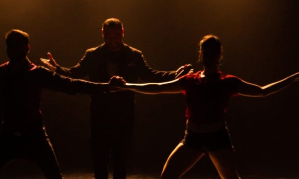 «Como dos extraños», mucho más que la historia de un tango. «Como dos extraños», mucho más que la historia de un tango.
