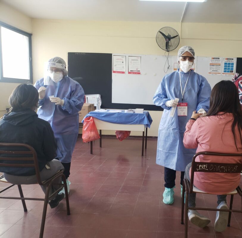 Comenzaron los testeos preventivos para garantizar la presencialidad cuidada y plena. Comenzaron los testeos preventivos para garantizar la presencialidad cuidada y plena.