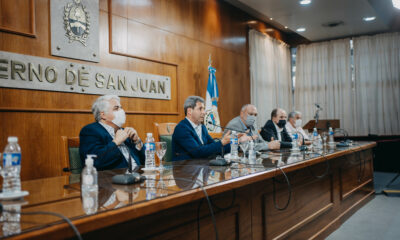 Uñac se reunió con productores y regantes para elaborar un plan de acción frente a la crisis hídrica.