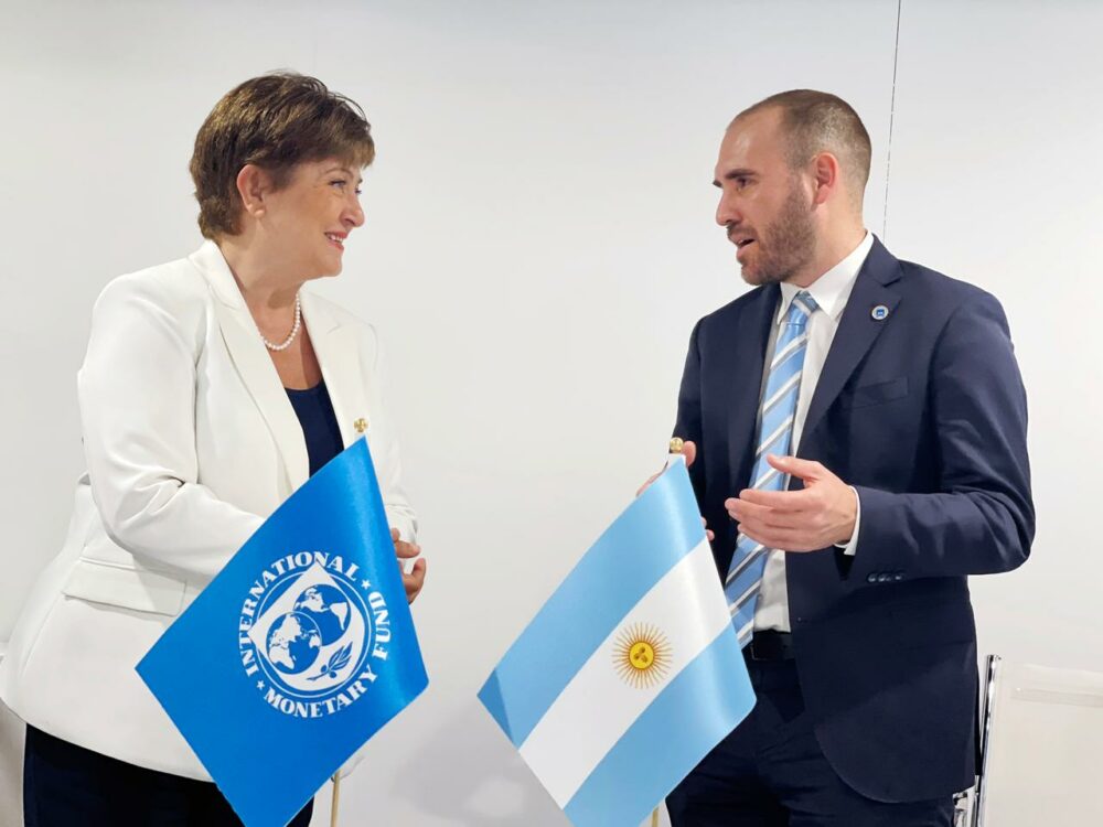Martín Guzmán se reunió con Kristalina Georgieva, titular del FMI, ”para resolver una deuda insostenible”. Martín Guzmán se reunió con Kristalina Georgieva, titular del FMI, ”para resolver una deuda insostenible”.