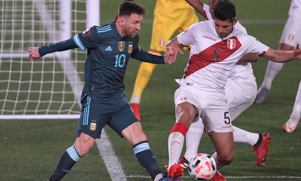 Con un golazo y una segunda parte discreta, la Argentina venció a Perú. Qatar…ahí nomás!.