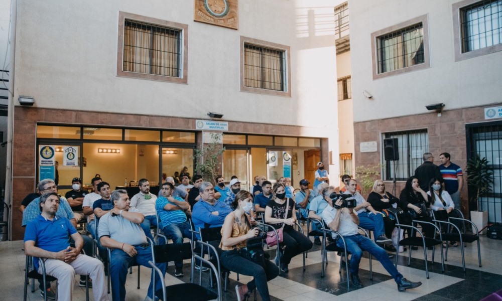 RedTulum, protagonista del encuentro del Frente de Todos con los choferes de UTA. RedTulum, protagonista del encuentro del Frente de Todos con los choferes de UTA.