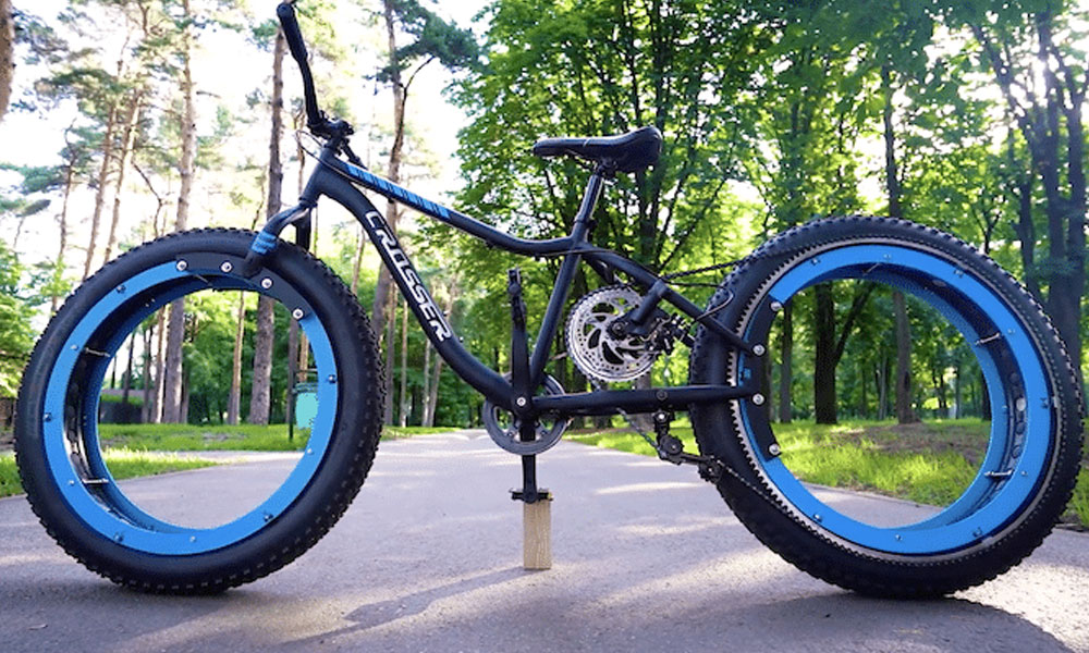 Reevo, una futurista bicicleta sin radios en las ruedas. Reevo, una futurista bicicleta sin radios en las ruedas.