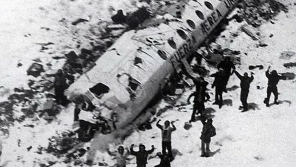 «La sociedad de la nieve»: Bayona confirma su película para Netflix sobre la tragedia de los Andes en 1972. «La sociedad de la nieve»: Bayona confirma su película para Netflix sobre la tragedia de los Andes en 1972.