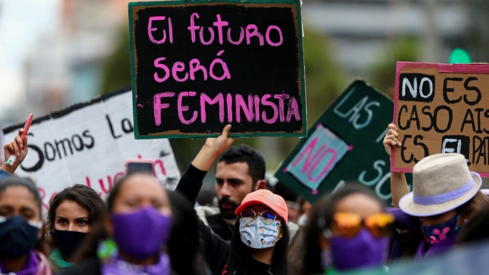 Feminismo, ¿Un movimiento social, una rebeldía ocasional, una teoría? Feminismo, ¿Un movimiento social, una rebeldía ocasional, una teoría?