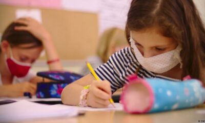 Los barbijos en las escuelas podrían ser historia.