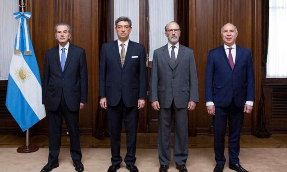 Amnistía pidió a Alberto Fernández que designe a una mujer en la Corte Suprema. Amnistía pidió a Alberto Fernández que designe a una mujer en la Corte Suprema.