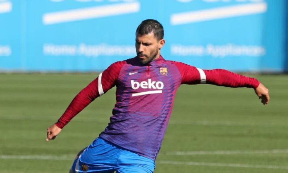 El «Kun» Agüero tendría que retirarse del fútbol por su arritmia cardíaca. El «Kun» Agüero tendría que retirarse del fútbol por su arritmia cardíaca.