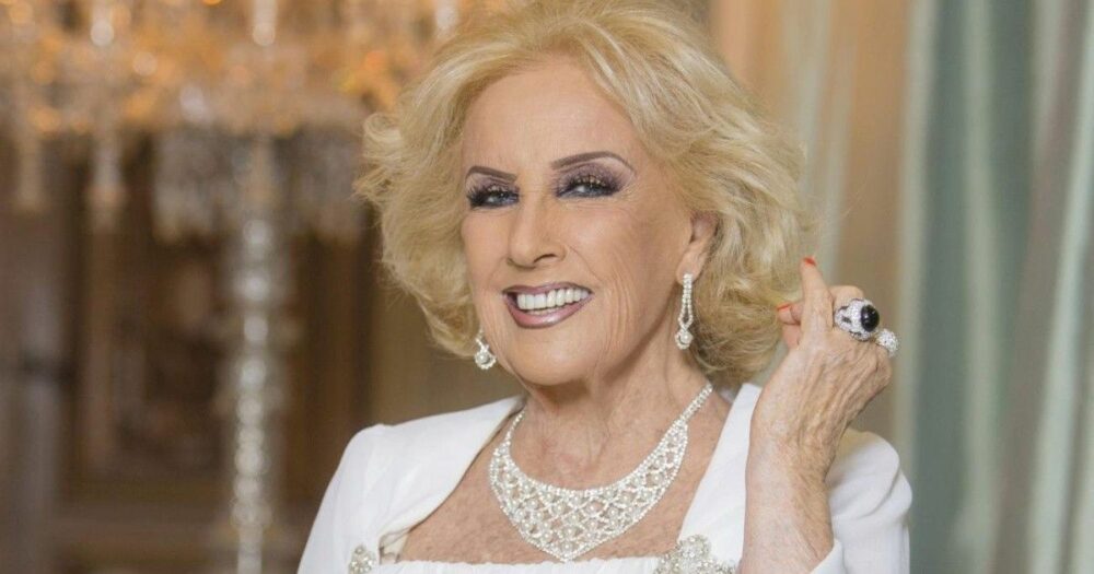 Mirtha Legrand votó en la Ciudad de Buenos Aires. Mirtha Legrand votó en la Ciudad de Buenos Aires.