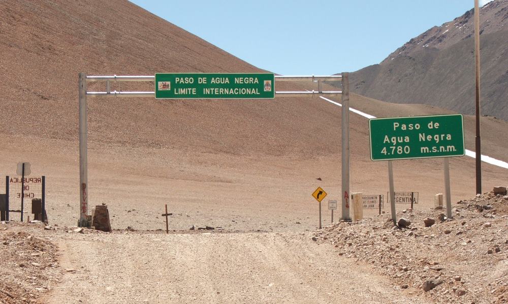 Piñera no incluirá al paso de Agua Negra en el plan de Apertura de Fronteras con la Argentina. Piñera no incluirá al paso de Agua Negra en el plan de Apertura de Fronteras con la Argentina.