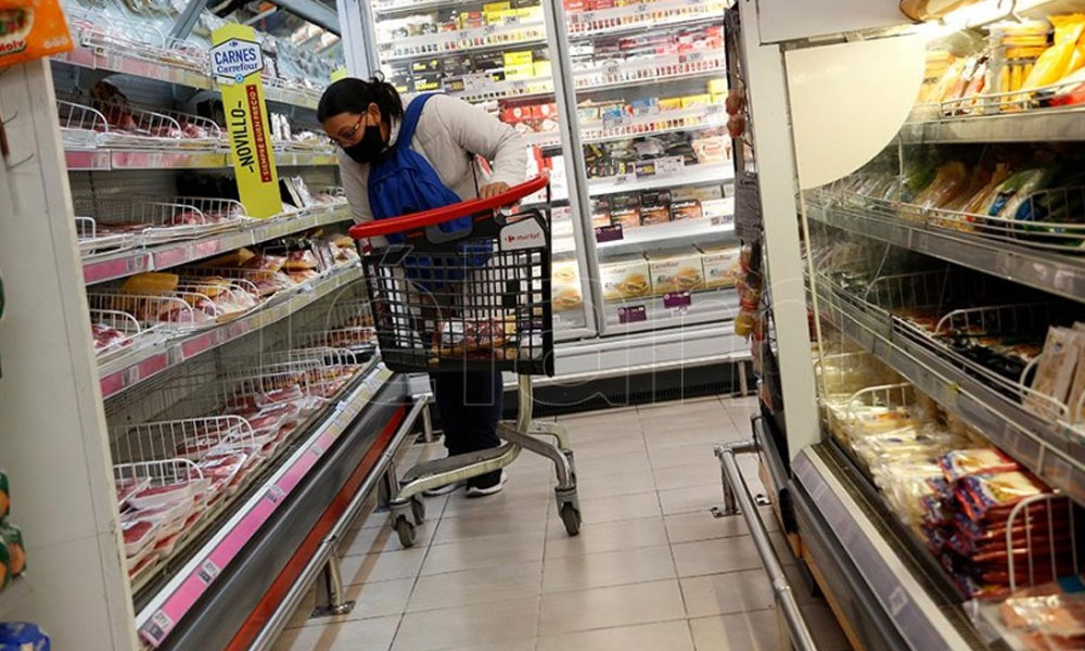 La canasta básica aumentó 2,6% en octubre y una familia necesita .365 para no caer en la pobreza.