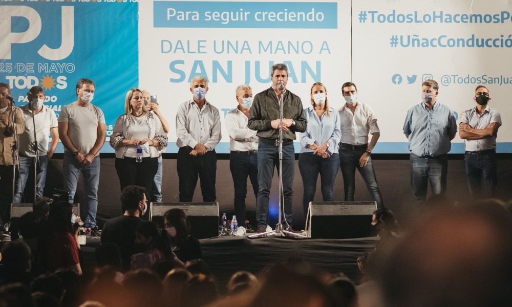 A horas de la veda electoral FdT se reunió con periodistas de toda la provincia. Uñac: «vayan a votar para fortalecer la democracia». A horas de la veda electoral FdT se reunió con periodistas de toda la provincia. Uñac: «vayan a votar para fortalecer la democracia».