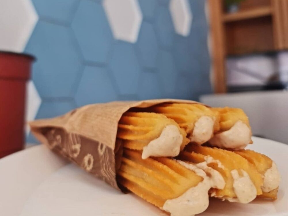 Aparecieron los churros rellenos de vitel toné y desató la polémica en las redes. Aparecieron los churros rellenos de vitel toné y desató la polémica en las redes.