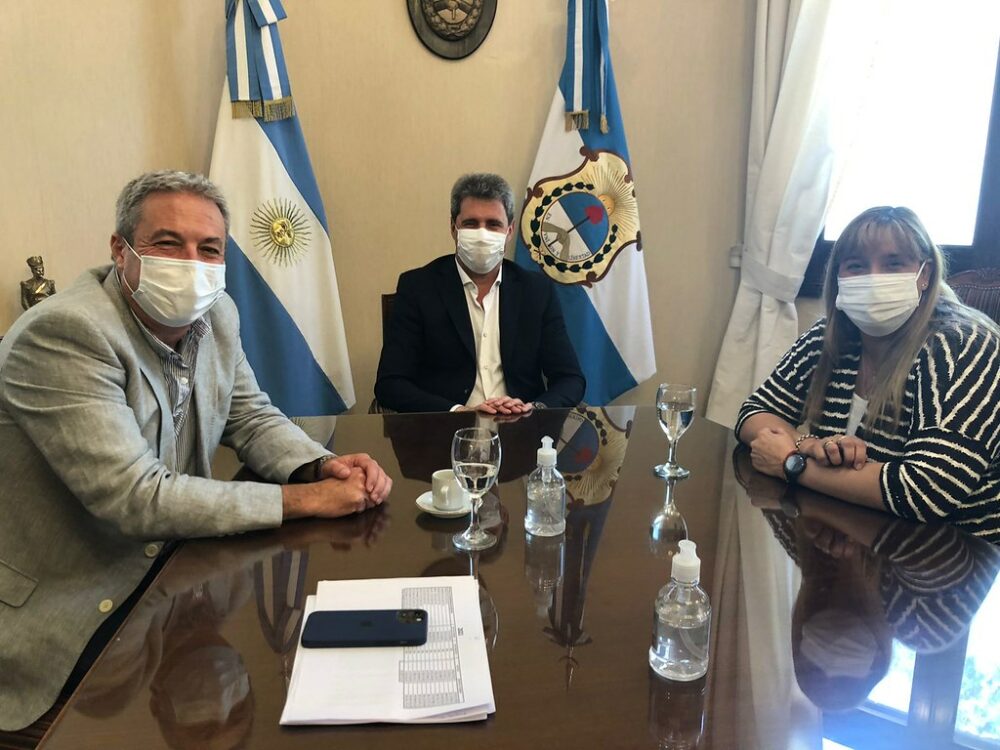 El gobernador recibió al nuevo interventor de la Obra Social Provincia. El gobernador recibió al nuevo interventor de la Obra Social Provincia.