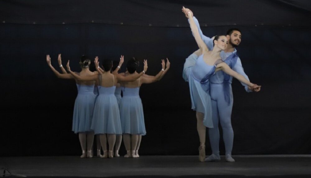 “Navidad en casa”: El espectáculo de danza que el instituto Ballerinas presenta en el Teatro del Bicentenario. “Navidad en casa”: El espectáculo de danza que el instituto Ballerinas presenta en el Teatro del Bicentenario.