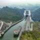 China: barcos navegan usando un elevador de 100 metros.