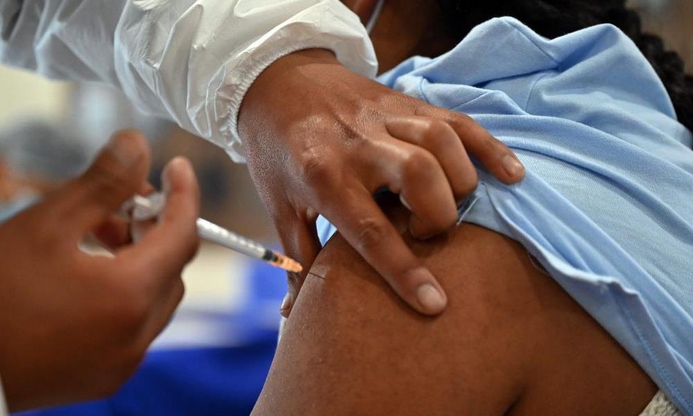 Los recuperados de Covid deben esperar 90 días para vacunarse. Los recuperados de Covid deben esperar 90 días para vacunarse.