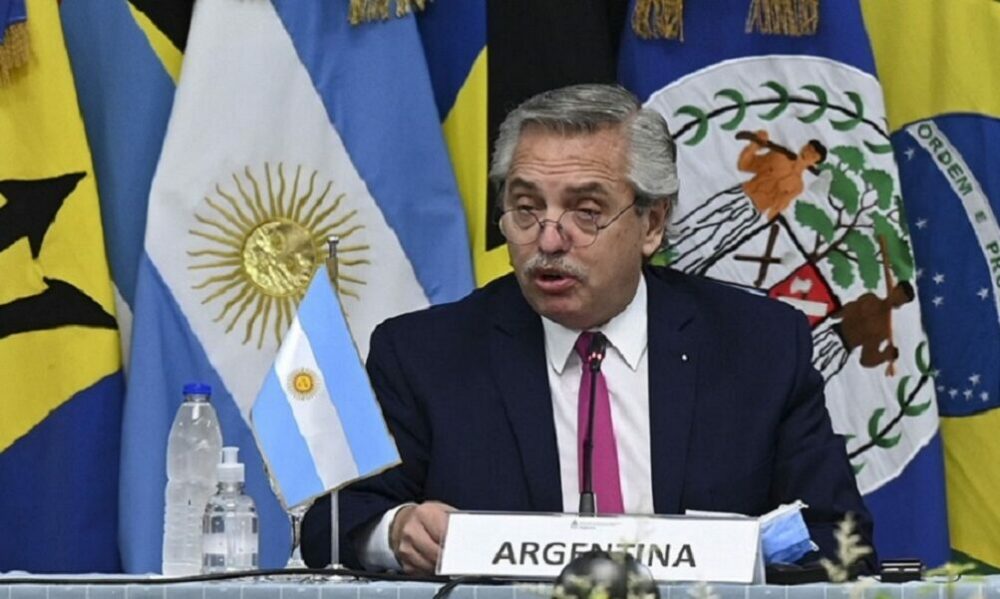 «Somos parte de una Patria Grande, aunque muchos quieran dividirnos y someternos» afirmó Alberto Fernández. «Somos parte de una Patria Grande, aunque muchos quieran dividirnos y someternos» afirmó Alberto Fernández.