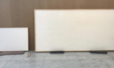 Un artista danés presentó dos lienzos en blanco como una obra de arte.