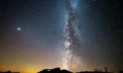 Astrónomos descubren «un extraño objeto brillante» en la Vía Láctea.