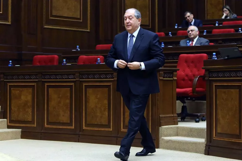 Renunció el presidente de Armenia, Armen Sarkissian. Renunció el presidente de Armenia, Armen Sarkissian.