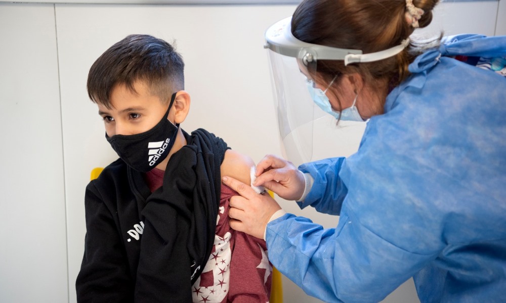 En miras al Ciclo Lectivo 2022 la provincia busca reforzar la campaña de vacunación pediátrica. En miras al Ciclo Lectivo 2022 la provincia busca reforzar la campaña de vacunación pediátrica.