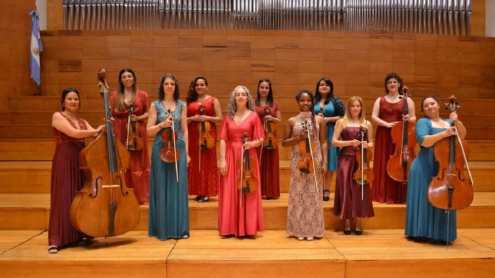Música clásica y tango electrónico para disfrutar este domingo en los jardines del Teatro del Bicentenario. Música clásica y tango electrónico para disfrutar este domingo en los jardines del Teatro del Bicentenario.