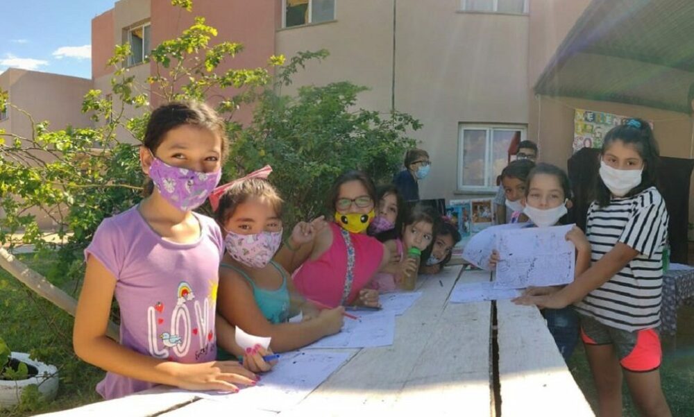 El Bibliomóvil comenzó su recorrido por San Juan promoviendo la lectura a pura diversión. El Bibliomóvil comenzó su recorrido por San Juan promoviendo la lectura a pura diversión.