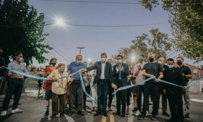 Uñac inauguró la primera etapa de ensanche y repavimentación de calle Urquiza.