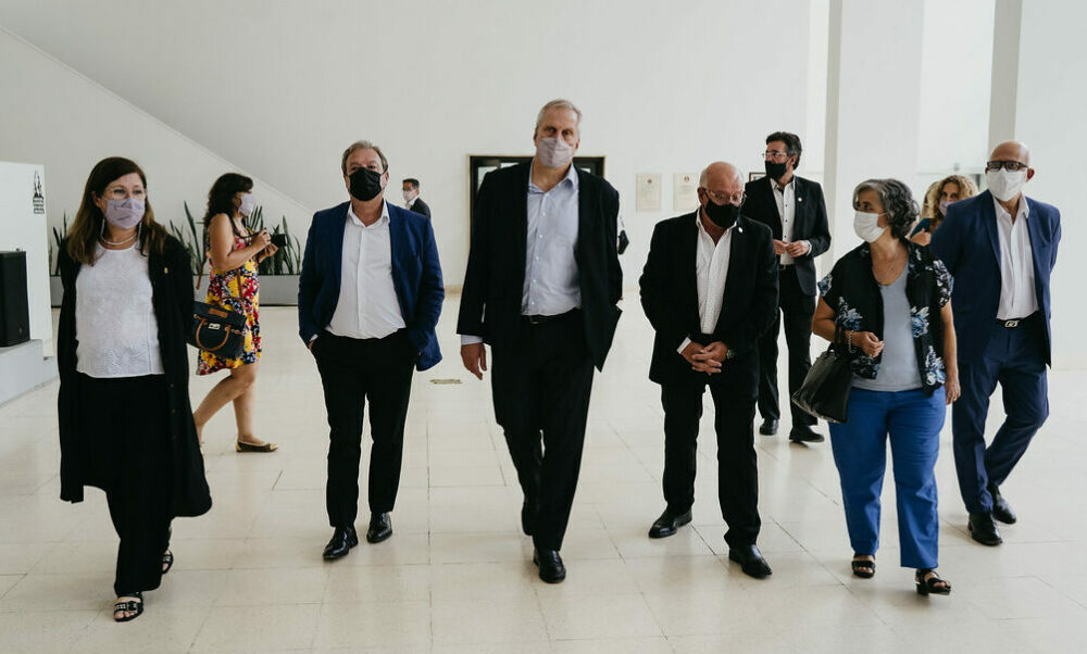 El Ministro Jaime Perczyk, se reunió con autoridades de la UNSJ. El Ministro Jaime Perczyk, se reunió con autoridades de la UNSJ.