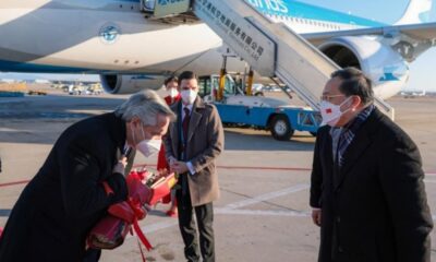 El Presidente llegó a China para reunirse con Xi Jinping.