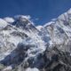 El mayor glaciar del Everest se derrite rápidamente por el cambio climático.