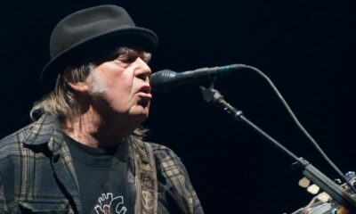Neil Young le pide a los empleados de Spotify que abandonen a la compañía.