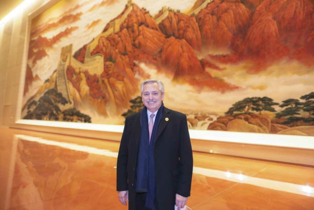 Alberto Fernández dejó China y viaja rumbo a Barbados, último destino de su gira oficial. Alberto Fernández dejó China y viaja rumbo a Barbados, último destino de su gira oficial.