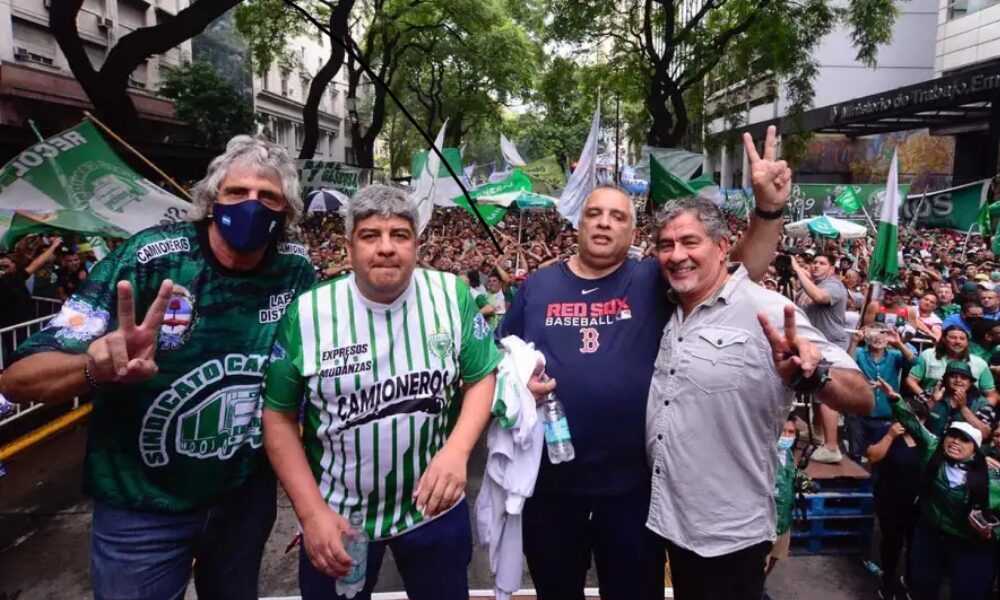 Moyano exige a las ART que paguen los días no trabajados por tener Covid-19. “Los trabajadores no se agarraron el covid en un viaje al interior de funcionarios». Moyano exige a las ART que paguen los días no trabajados por tener Covid-19. “Los trabajadores no se agarraron el covid en un viaje al interior de funcionarios».