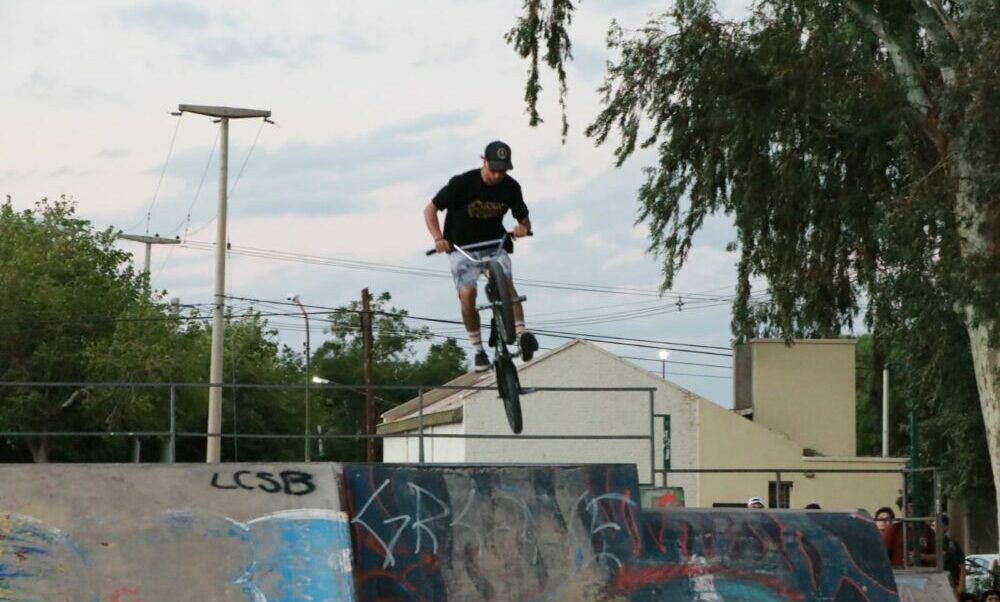 El skate park de capital fue el lugar de encuentro para disfrutar lo mejor del deporte urbano y la cultura under. El skate park de capital fue el lugar de encuentro para disfrutar lo mejor del deporte urbano y la cultura under.