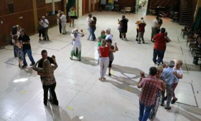 Comenzaron las clases en los talleres de bailoterapia, tango y folclore para adultos mayores.