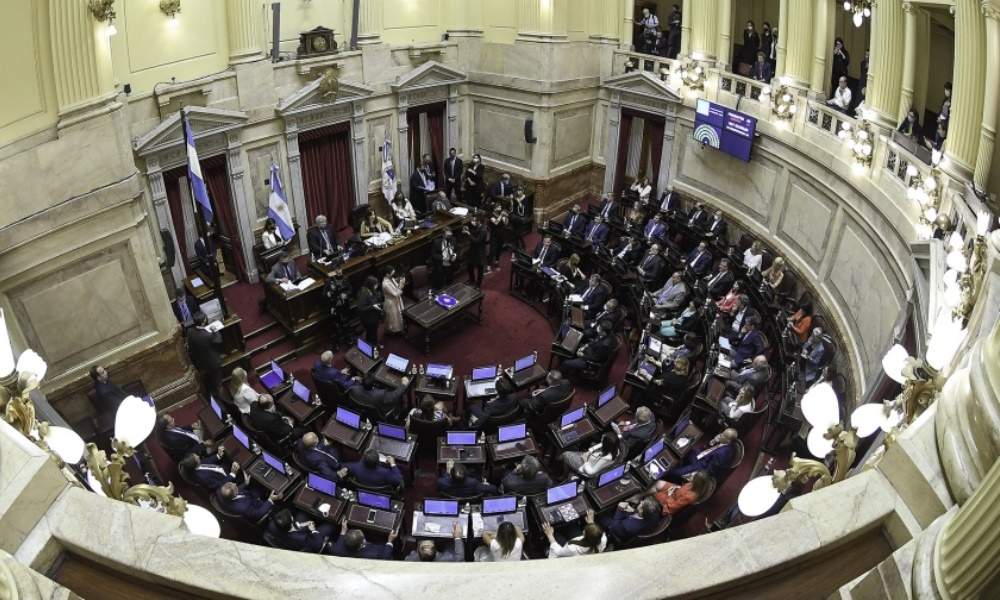 Inicia el tratamiento del acuerdo con el FMI en el Senado. Inicia el tratamiento del acuerdo con el FMI en el Senado.