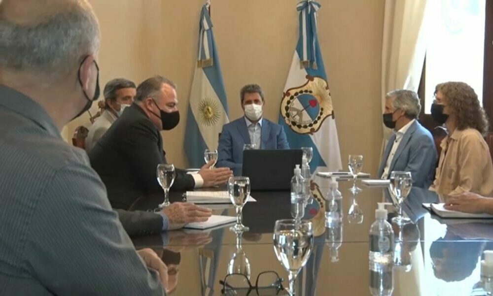 Sergio Uñac recibió a empresarios mineros vinculados al proyecto Los Azules. Sergio Uñac recibió a empresarios mineros vinculados al proyecto Los Azules.