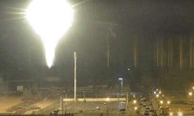 Central nuclear de Zaporizhia bajo control ruso. OIEA: sistemas no están afectados ni hubo liberación de radiación tras el incendio.