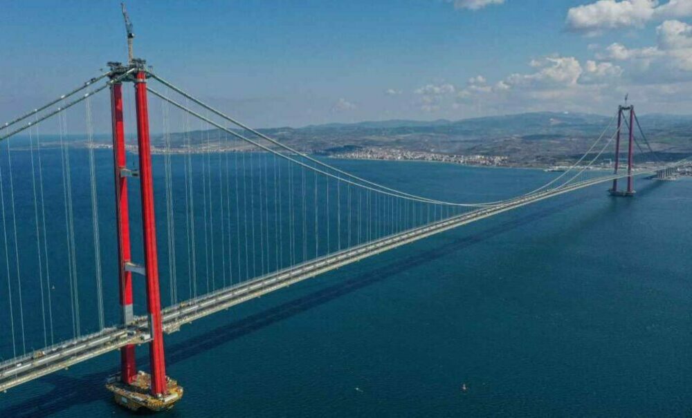 Turquía inauguró el puente colgante más largo del mundo Turquía inauguró el puente colgante más largo del mundo