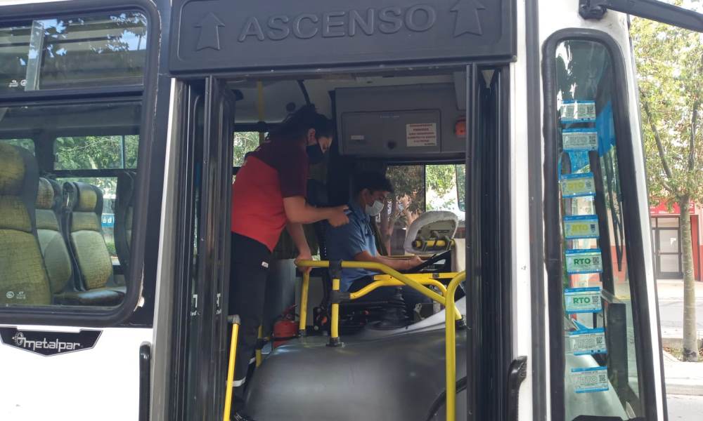 RedTulum: inspectores de Tránsito salen a controlar el cumplimiento de horarios y frecuencia de colectivos. RedTulum: inspectores de Tránsito salen a controlar el cumplimiento de horarios y frecuencia de colectivos.