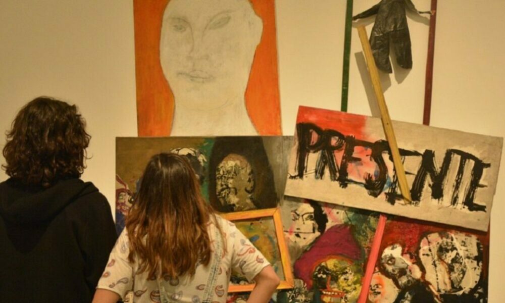 Entreveros: Un seminario para reflexionar sobre arte, infancias y educación. Entreveros: Un seminario para reflexionar sobre arte, infancias y educación.