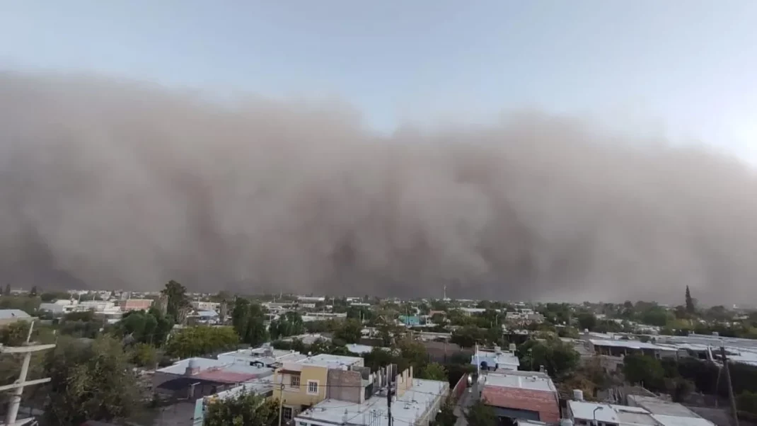 Fotos y videos: Así llegó el ventarrón a San Juan. Fotos y videos: Así llegó el ventarrón a San Juan.
