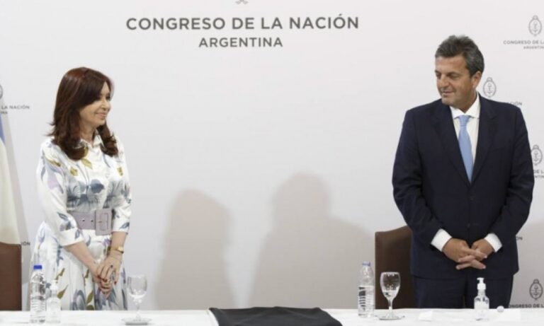 Cristina Kirchner y Sergio Massa firmaron la designación de los nuevos integrantes del Consejo. Cristina Kirchner y Sergio Massa firmaron la designación de los nuevos integrantes del Consejo.