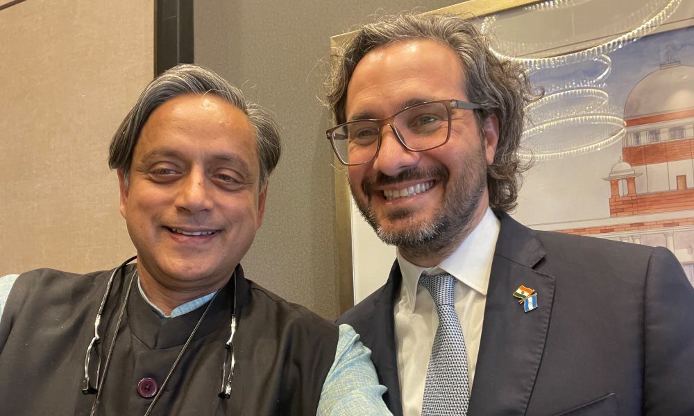Cafiero lanzó una Comisión para el Diálogo por Malvinas en India, para «sostener la memoria y el reclamo». Cafiero lanzó una Comisión para el Diálogo por Malvinas en India, para «sostener la memoria y el reclamo».