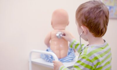 Los juguetes de nena y de nene ya no van más. Fabricantes de juguetes se comprometen a terminar los estereotipos.